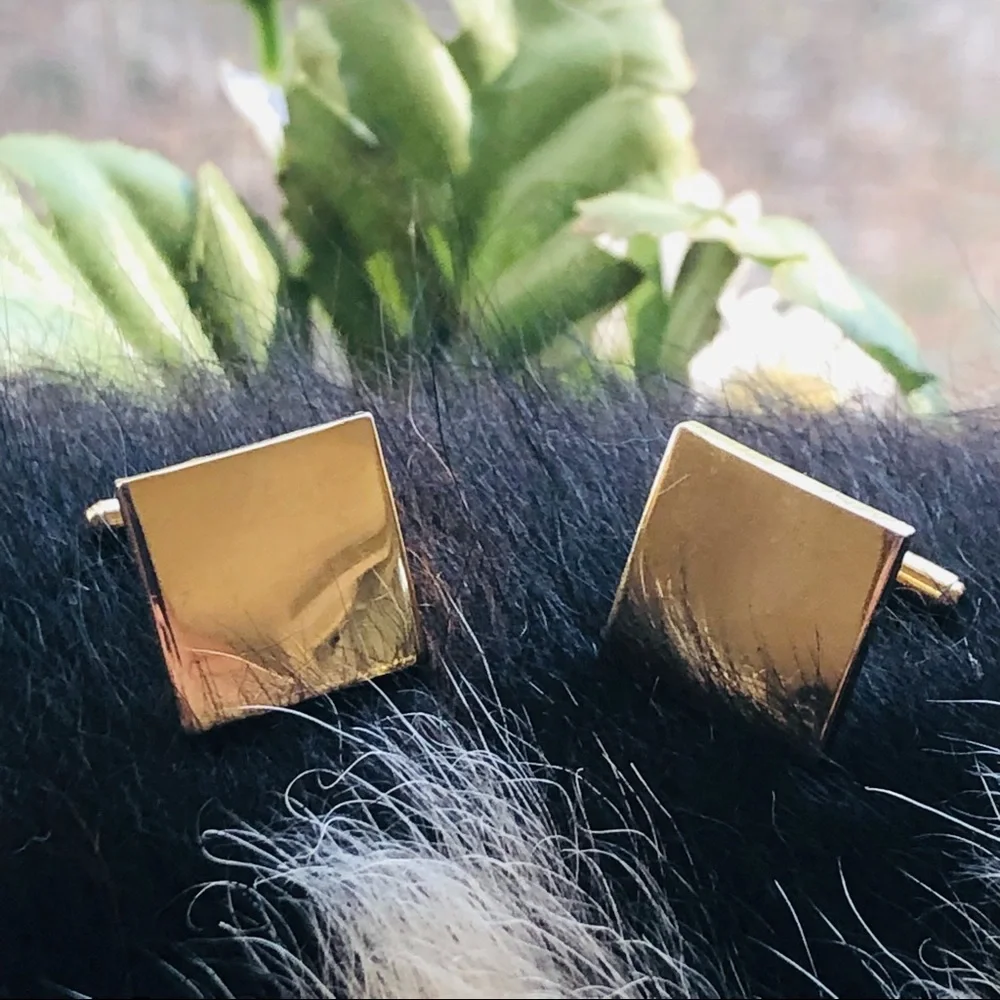 Vintage men’s gold plated square tilted design cuff links